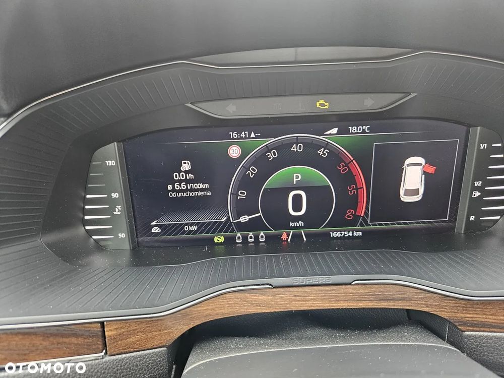 Skoda Superb 2.0 TDI SCR 4x4 Scout DSG - 12