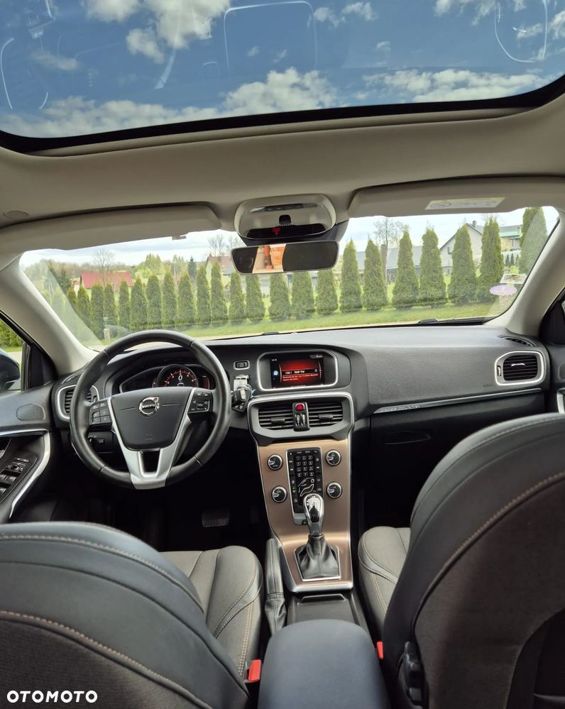 Volvo V40 Cross Country T3 Geartronic Momentum - 8