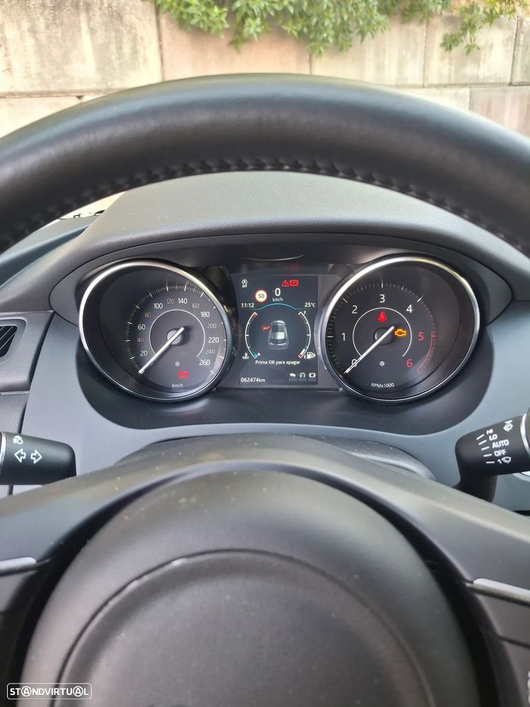 Jaguar E-Pace 2.0 i4D - 3