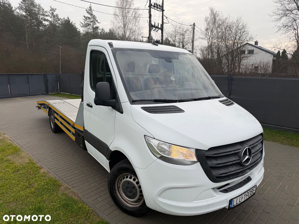 Mercedes-Benz Sprinter - 2