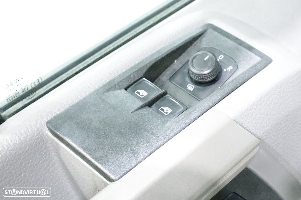 VW crafter 35 2.0 tdi l3h3 médio ta - 13