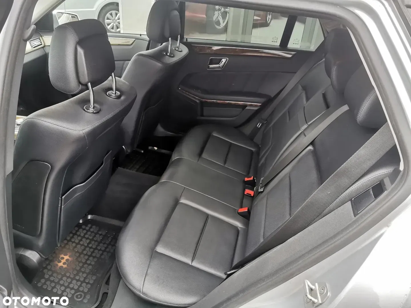 Mercedes-Benz Klasa E 350 CDI 4-Matic BlueEff Avantgarde - 13