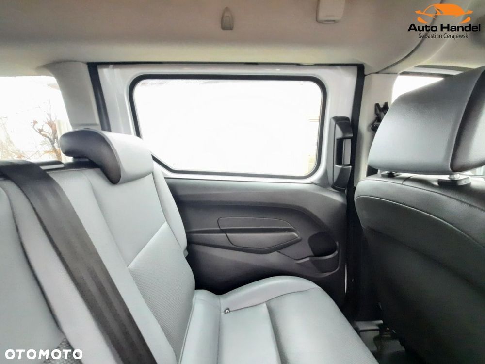 Ford Transit Connect - 32