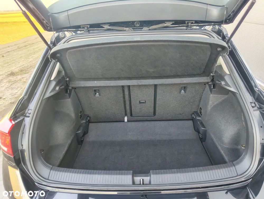 Volkswagen T-Roc - 12