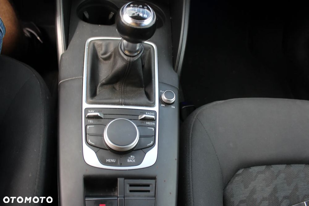 Audi A3 Sportback 1.6 TDI ultra Attraction - 18