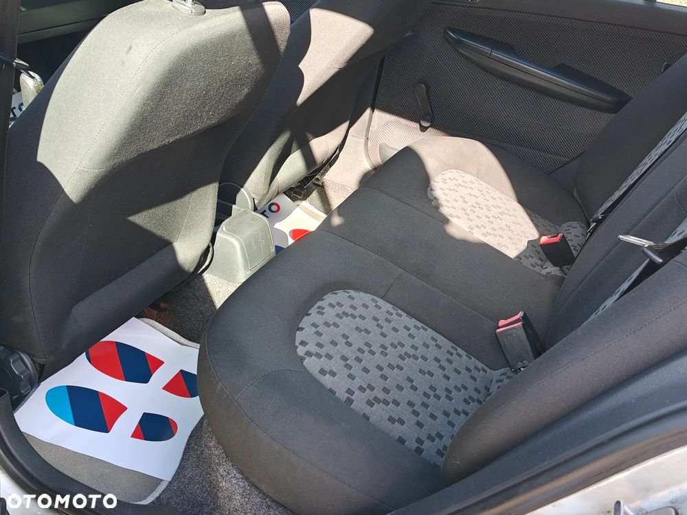 Skoda Fabia 1.4 16V Active - 8