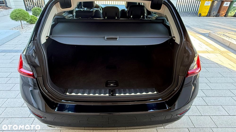 BMW Seria 3 318d mHEV M Sport - 17