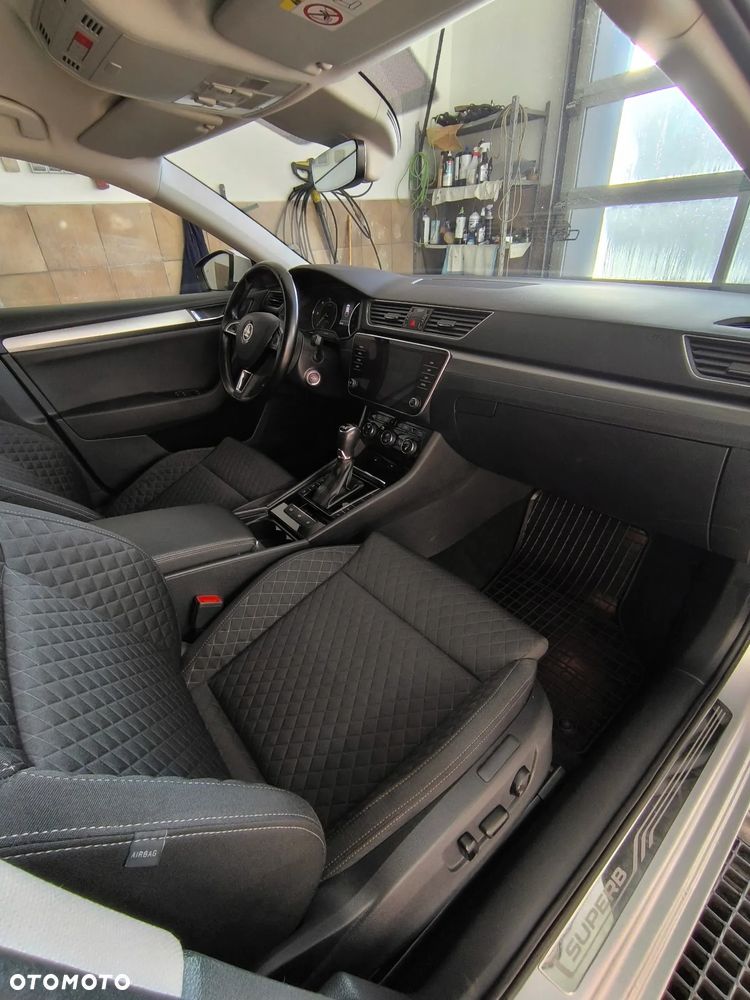 Skoda Superb 2.0 TDI SCR 4x4 Style DSG - 10