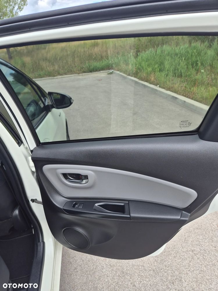Toyota Yaris 1.5 VVT-i Selection - 23