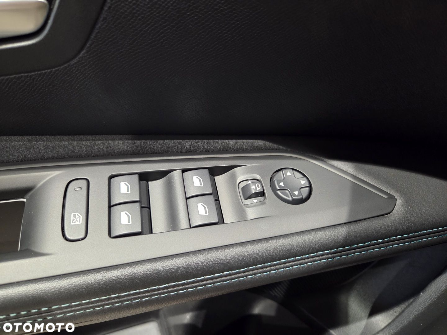 Peugeot 3008 1.6 PureTech Hybrid PHEV Allure S&S EAT8 - 13