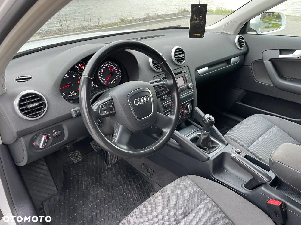Audi A3 Sportback 1.6 TDI DPF Ambition - 16