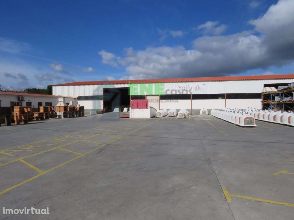 Armazéns Industriais em Maxial - Grande imagem: 2/14