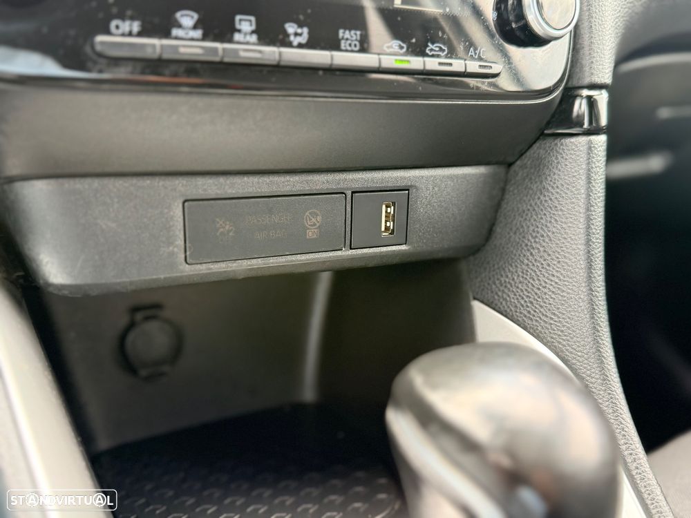 Toyota Yaris 1.5 HDF Comfort Plus - 26