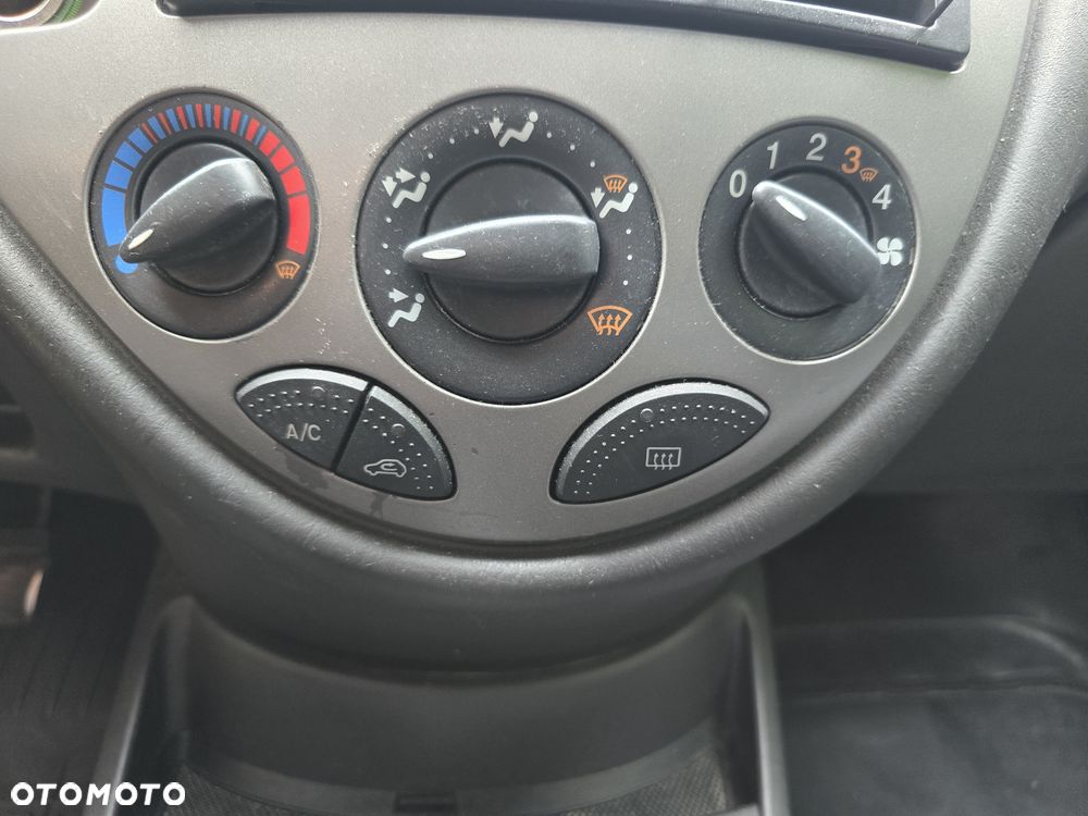 Ford Focus 1.6 Comfort - 19