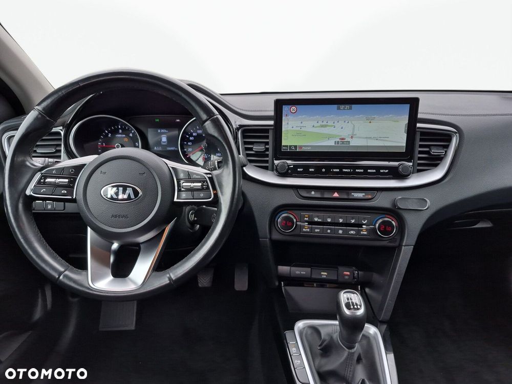 Kia Ceed 1.6 CRDi mHEV L Business Line - 12