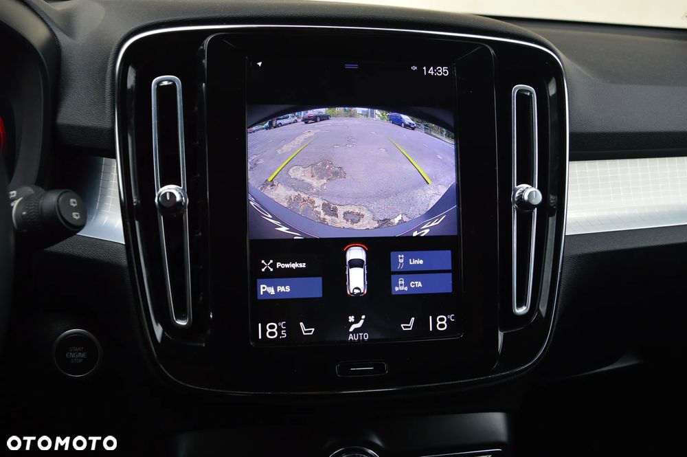 Volvo XC 40 T4 AWD Momentum Pro - 25