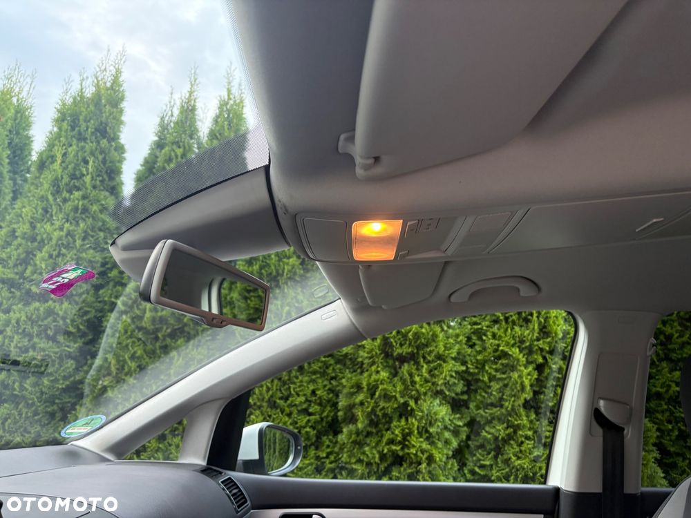 Volkswagen Touran 1.6 TDI DPF BlueMotion Technology Life - 17