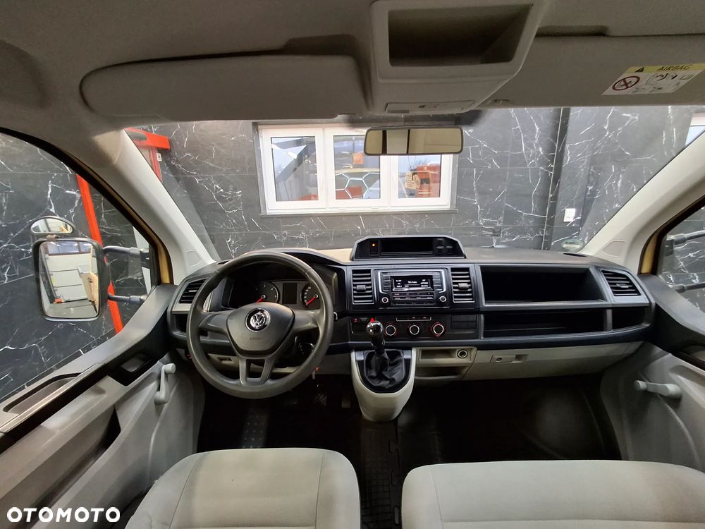 Volkswagen Transporter T6 Doka Dubel Kabina Brygadówka 6 Miejsc Klimatyzacja Tempomat Hak Aluminiowe Burty Światła Dzienne Halogeny Webasto 2016 Rok Euro 6 - 17