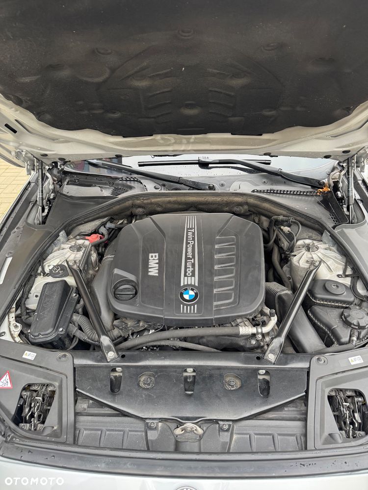 BMW Seria 5 530d xDrive - 14