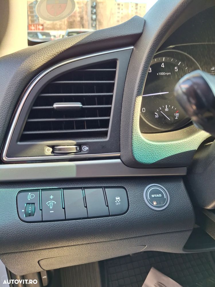 Hyundai Elantra 1.6 MPi Comfort - 13