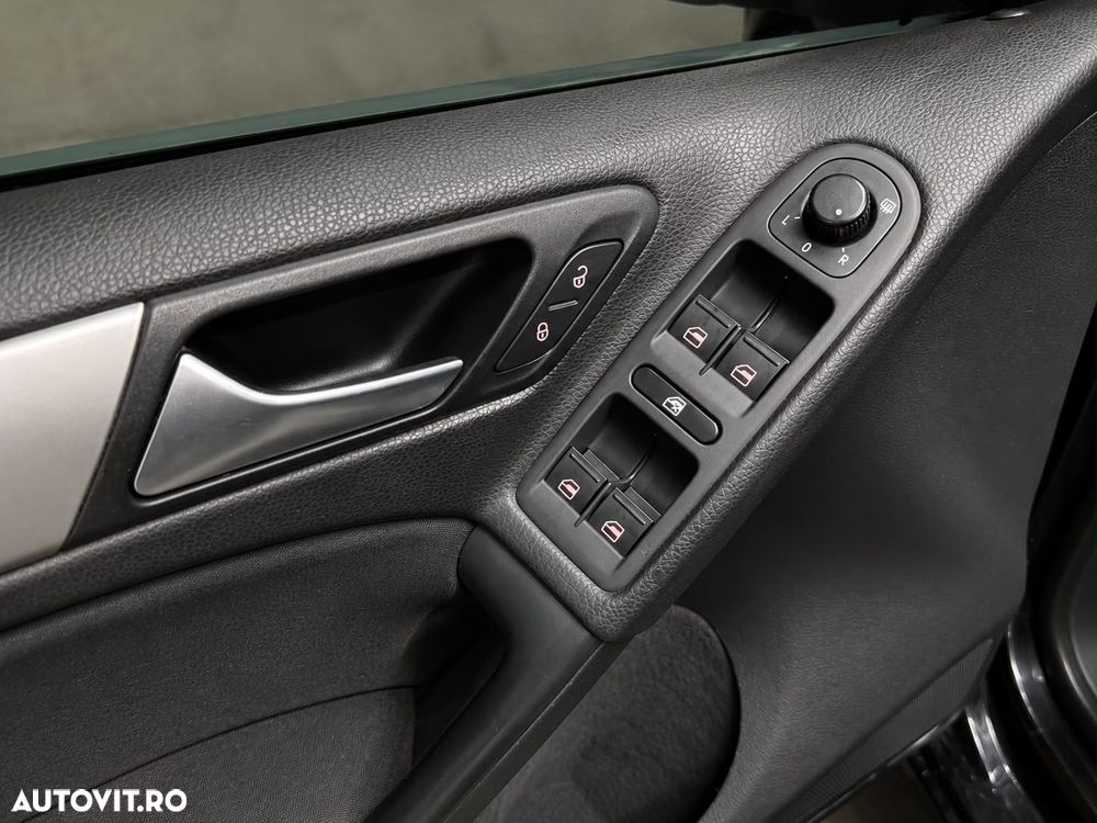 Volkswagen Golf - 10