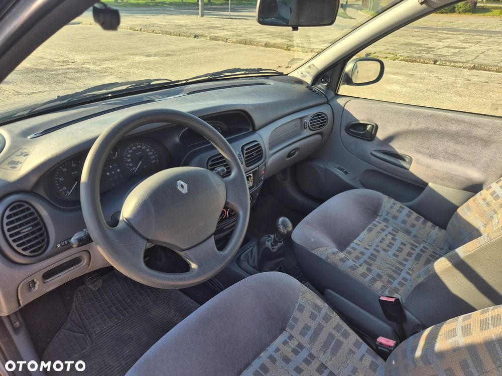 Renault Megane 1.4 RN 16V - 7