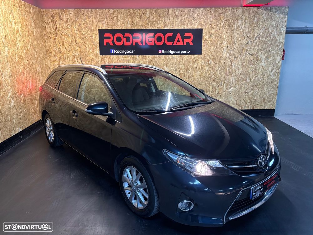 Toyota Auris Touring Sports ver-1-4-d--4d-c-plusp-techoplusp-sport - 1