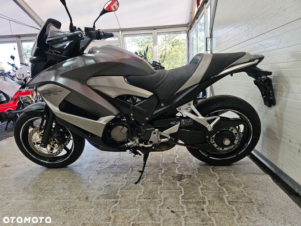 Honda VFR - 8
