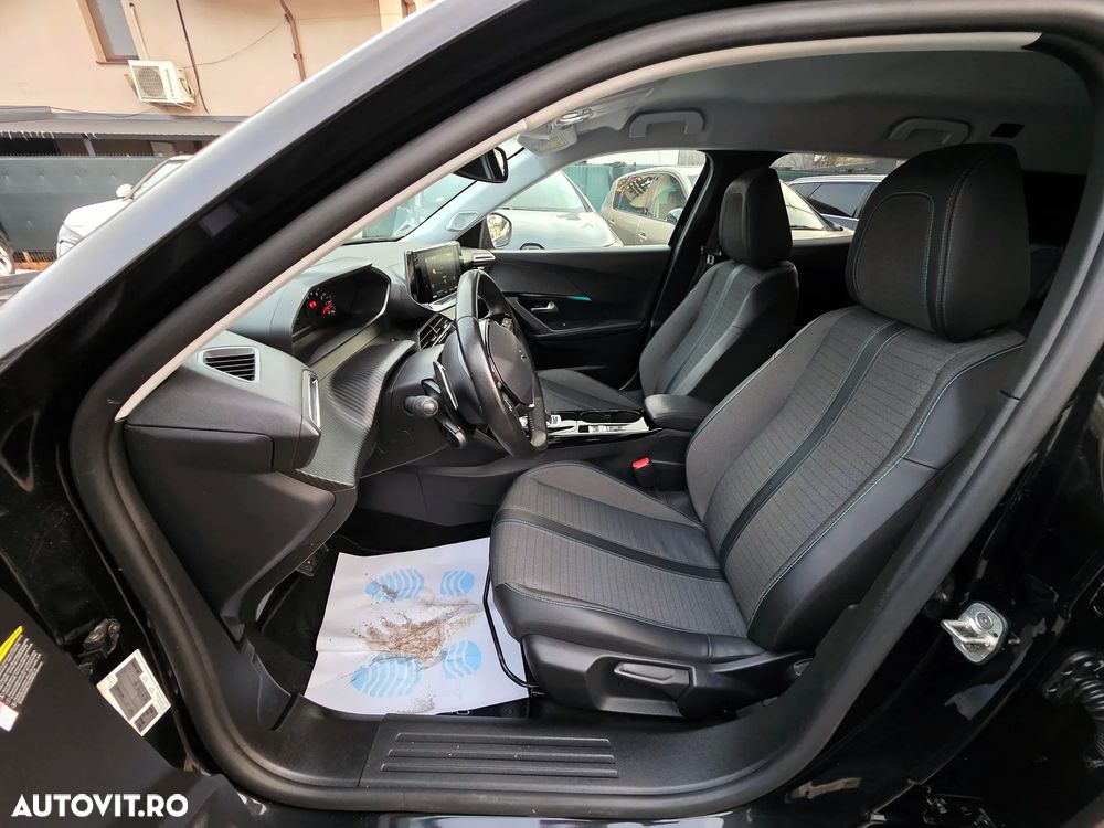 Peugeot 2008 PureTech 130 EAT8 Allure - 22