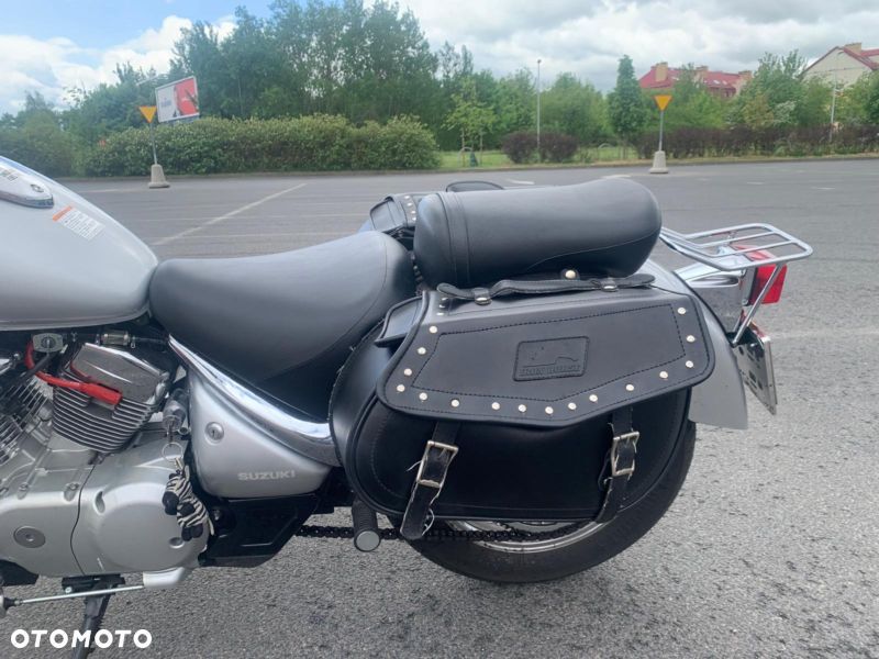 Suzuki Intruder - 10