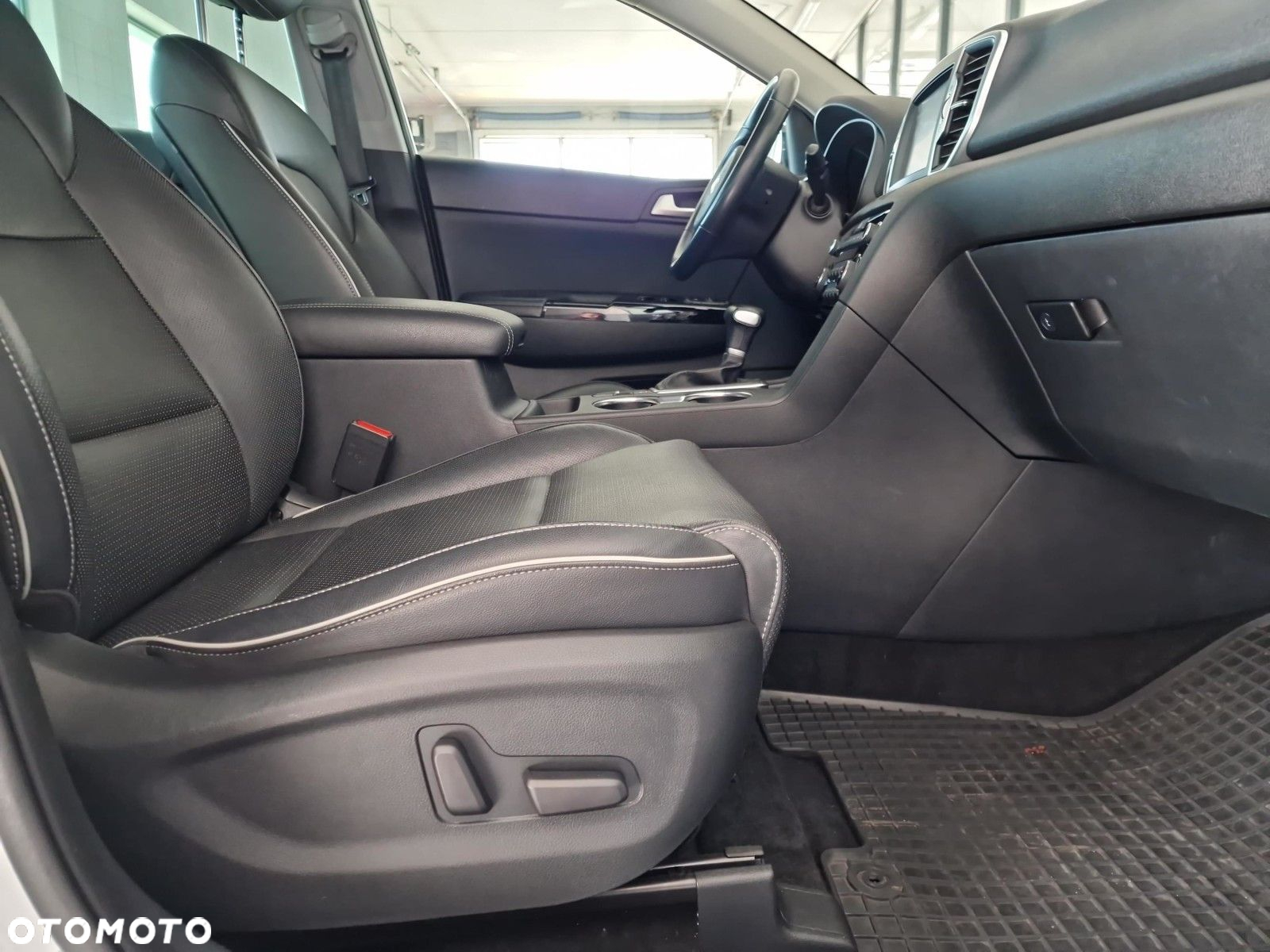 Kia Sportage 1.7 CRDI Business Line 2WD DCT - 35