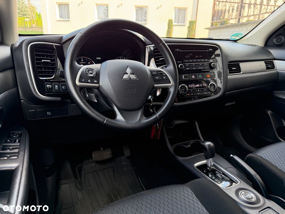 Mitsubishi Outlander 2.2 DI-D 4WD Automatik Instyle - 27