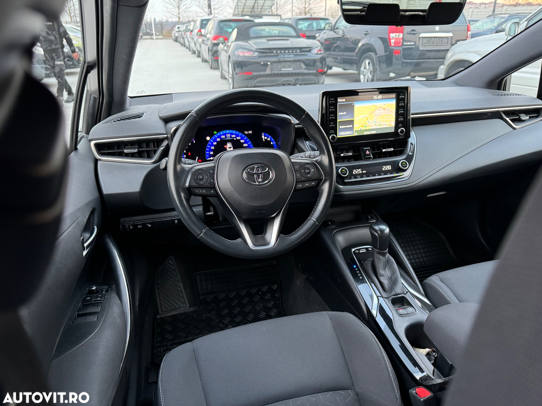 Toyota Corolla 1.8 Hybrid Comfort - 8