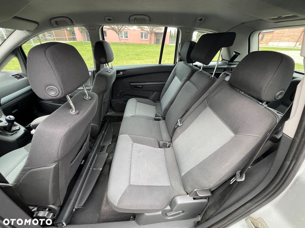 Opel Zafira 1.9 CDTI Enjoy - 21