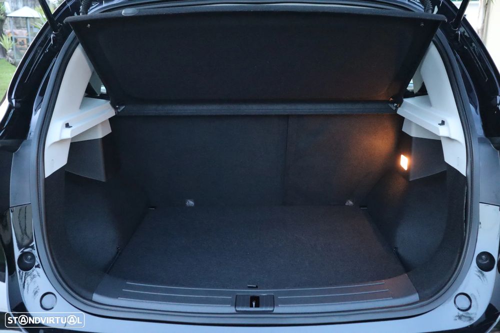 MG ZS EV 72.6 kWh Luxury - 13