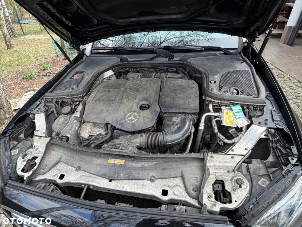 Mercedes-Benz Klasa E 220 d 4-Matic Business Edition 9G-TRONIC - 15