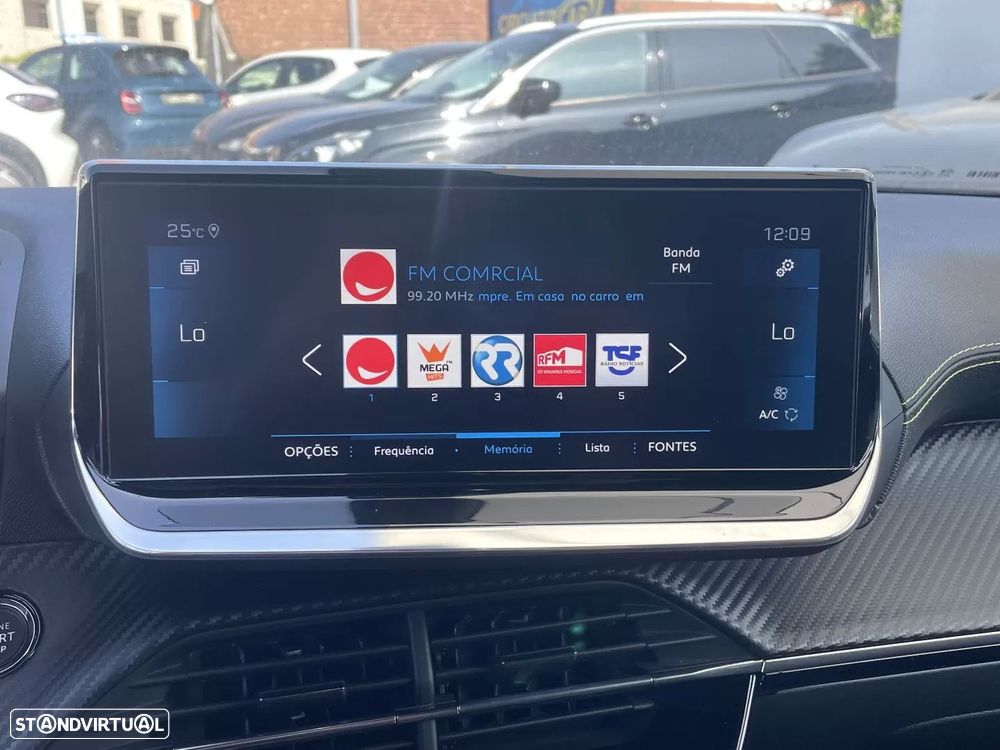 Peugeot 2008 1.2 PureTech GT Line - 27