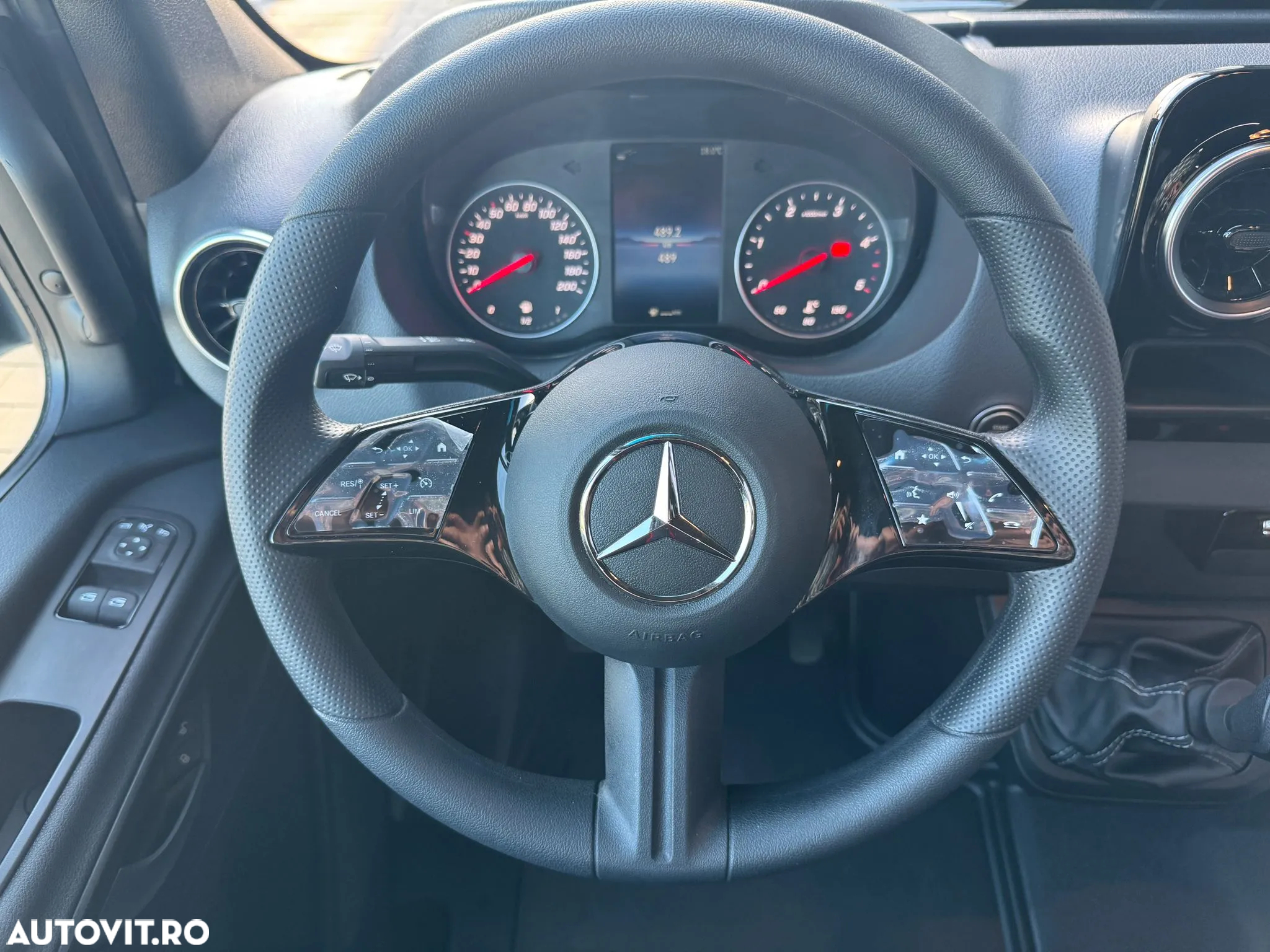 Mercedes-Benz Sprinter - 10