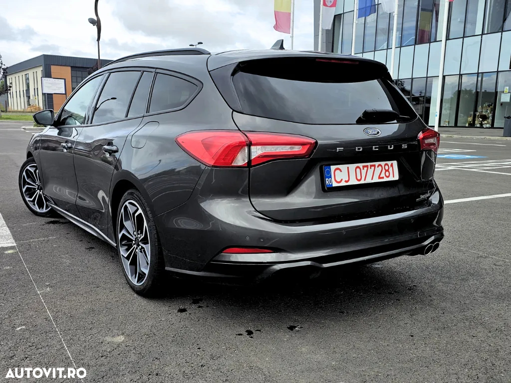 Ford Focus Turnier 1.5 EcoBlue Start-Stopp-System Aut. ST-LINE - 4