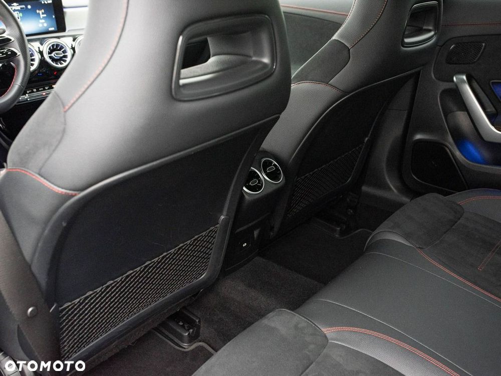 Mercedes-Benz CLA 200 mHEV AMG Line 7G-DCT - 25