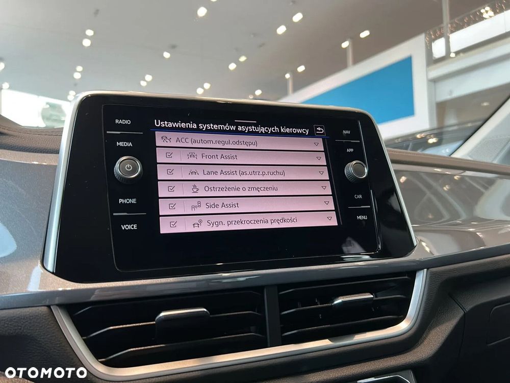 Volkswagen T-Roc - 18