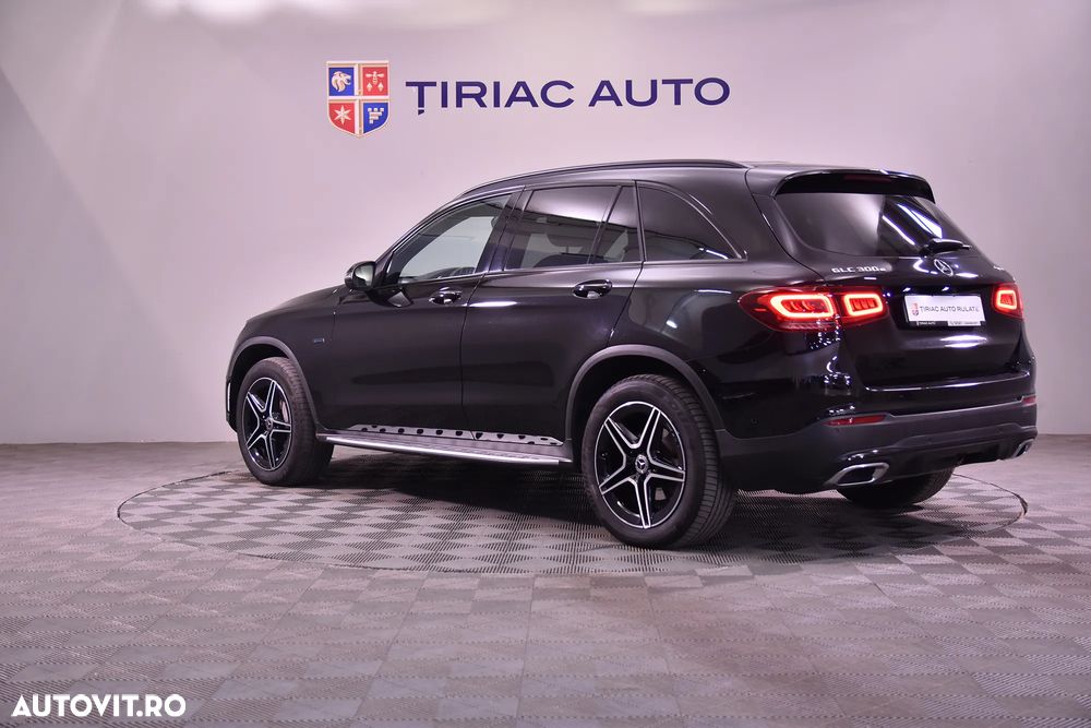 Mercedes-Benz GLC 300 e 4MATIC - 3