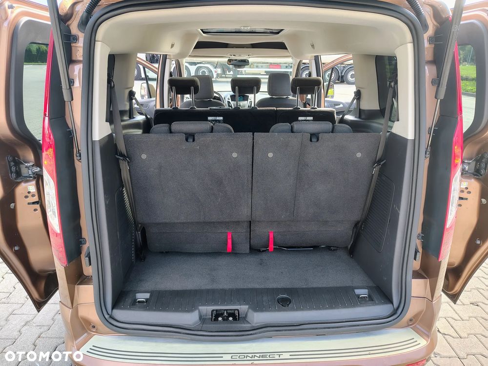 Ford Tourneo Connect Grand - 26