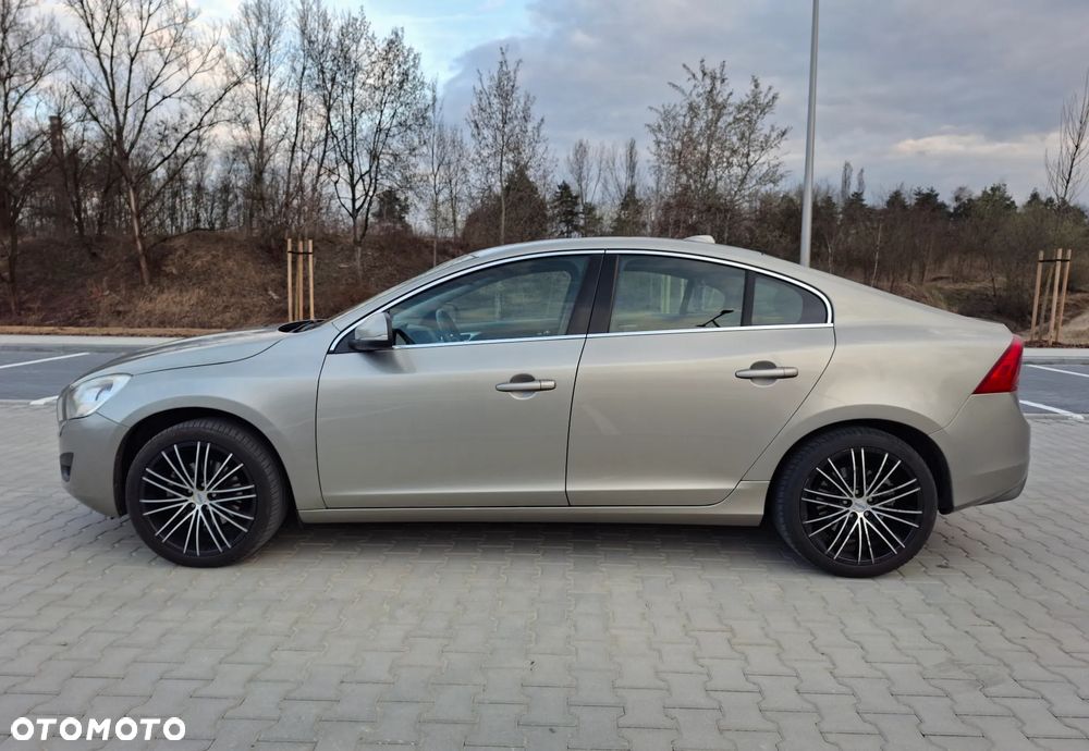 Volvo S60 T3 Momentum - 14