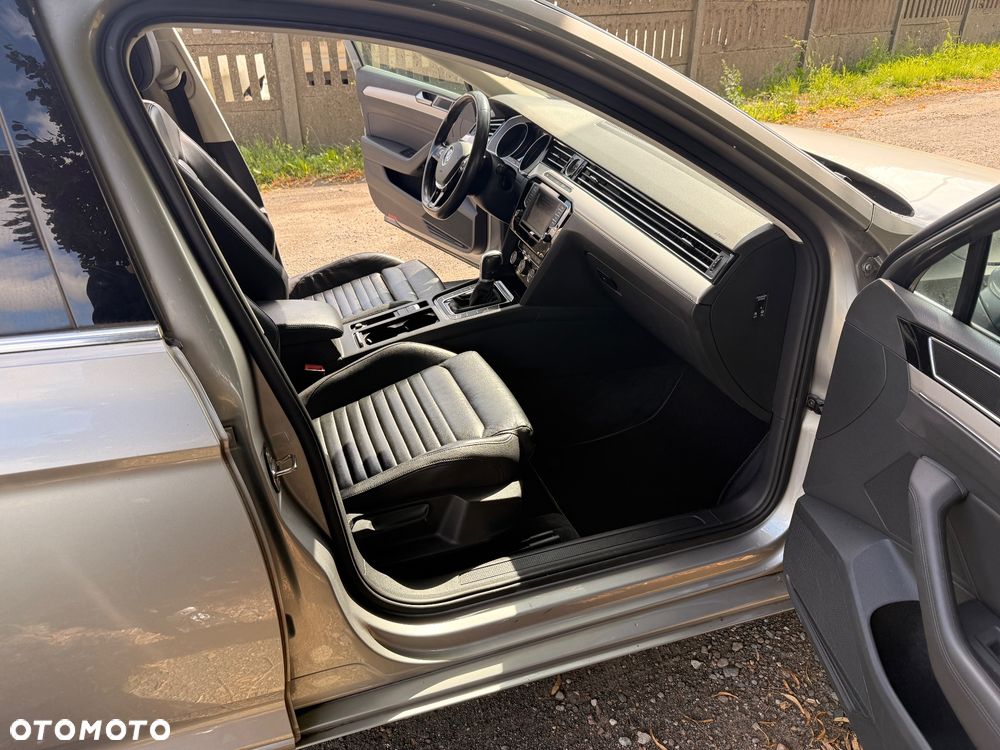 Volkswagen Passat 2.0 TDI (BlueMotion Technology) DSG Highline - 29