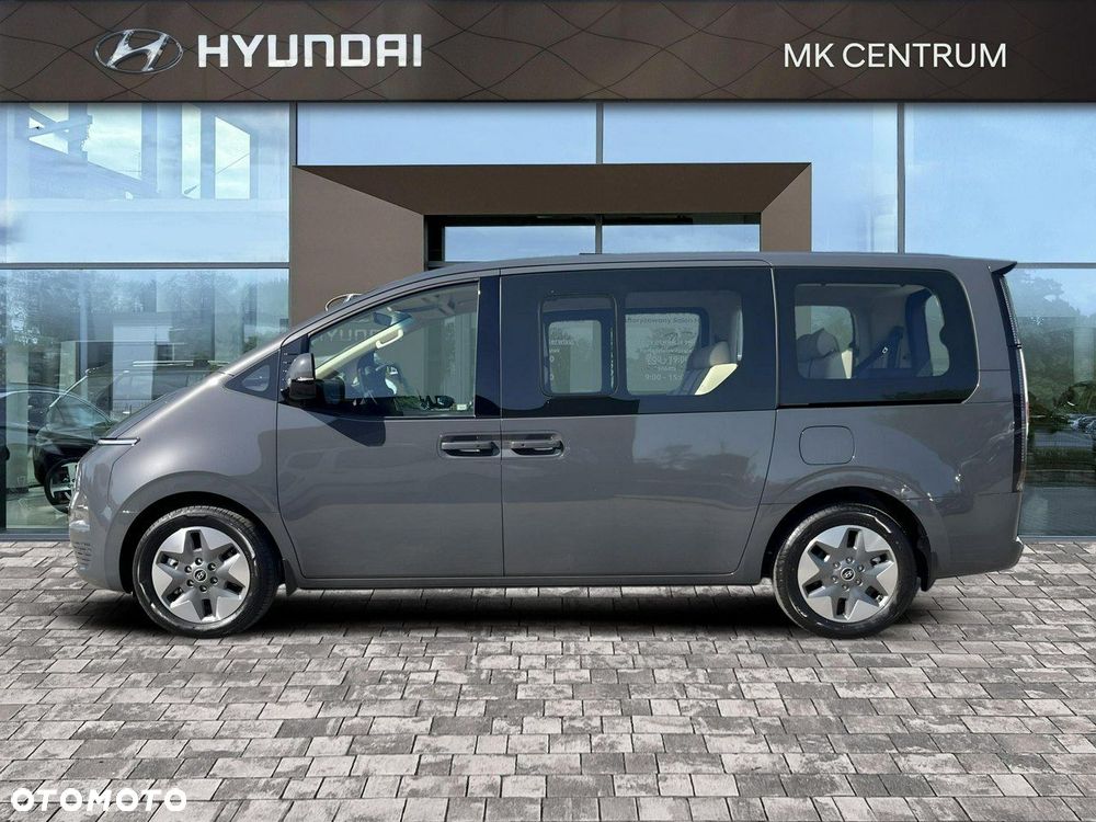 Hyundai Staria - 2