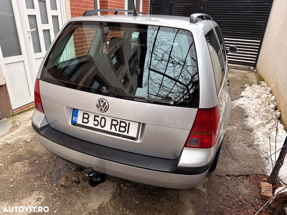 Volkswagen Golf 1.6 Comfortline - 24