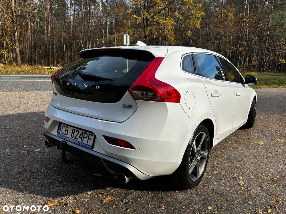 Volvo V40 D2 R-Design - 8