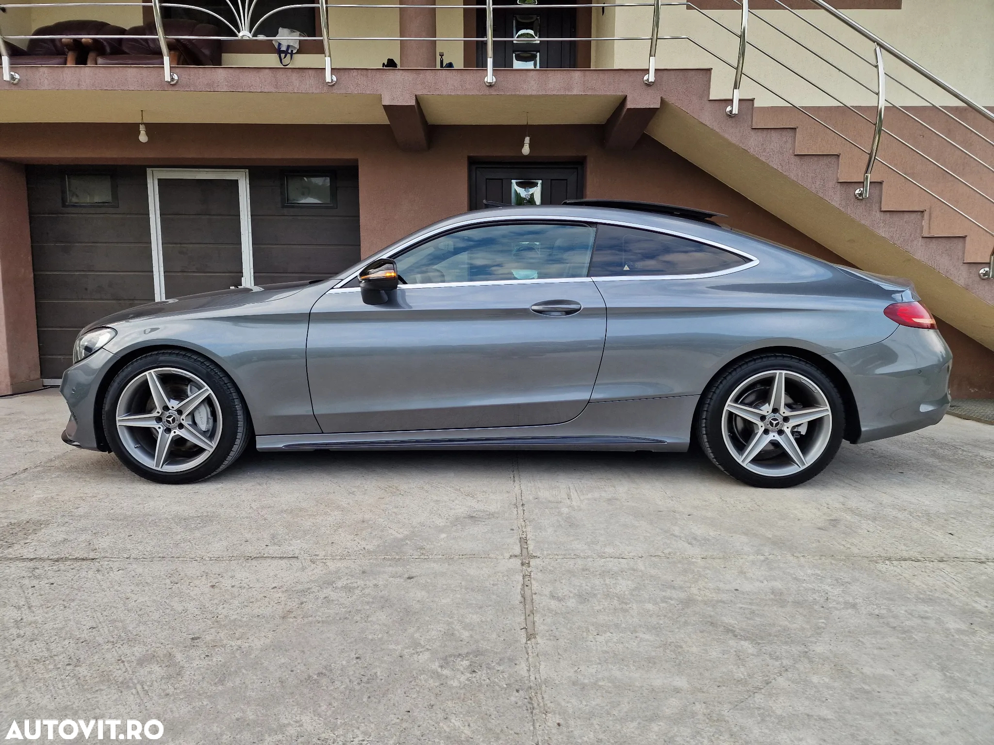 Mercedes-Benz C 220 d Coupe 9G-TRONIC AMG Line - 32