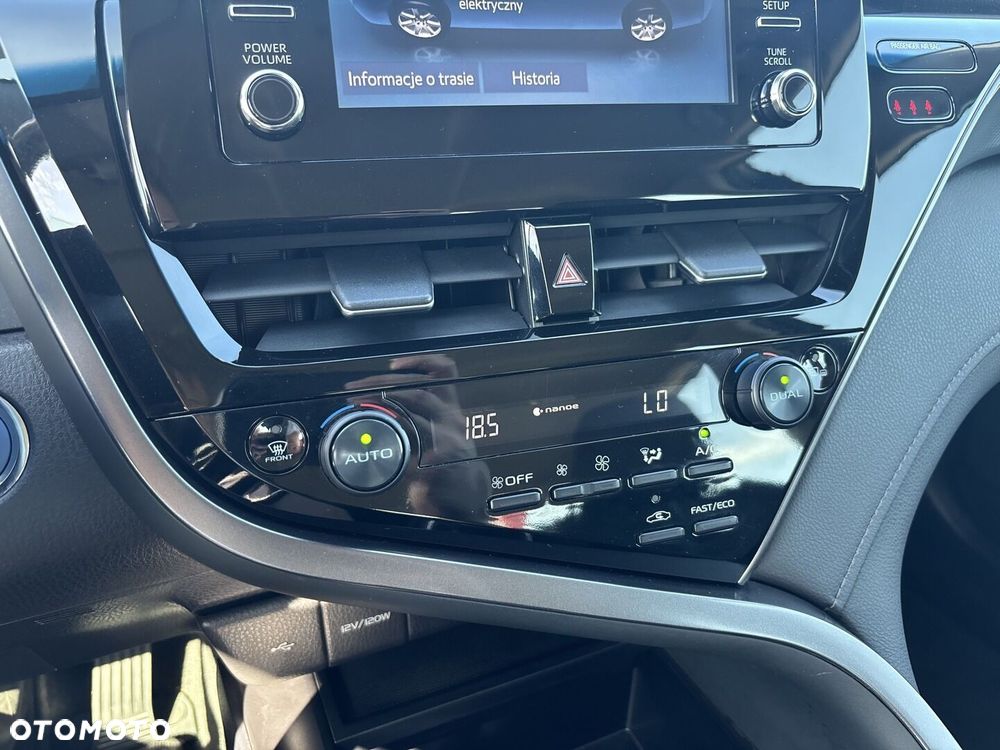 Toyota Camry 2.5 Hybrid Comfort CVT - 25